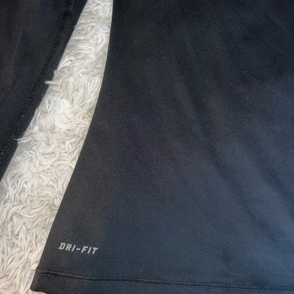 Women’s Nike Pro top - Picture 3 of 6